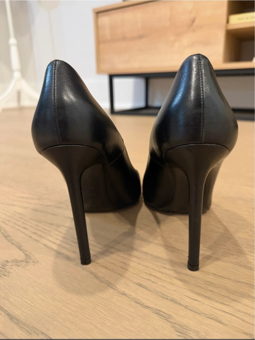 Yves Saint Laurent Black Leather Pointed Toe Stiletto Pumps - Picture 5 of 9